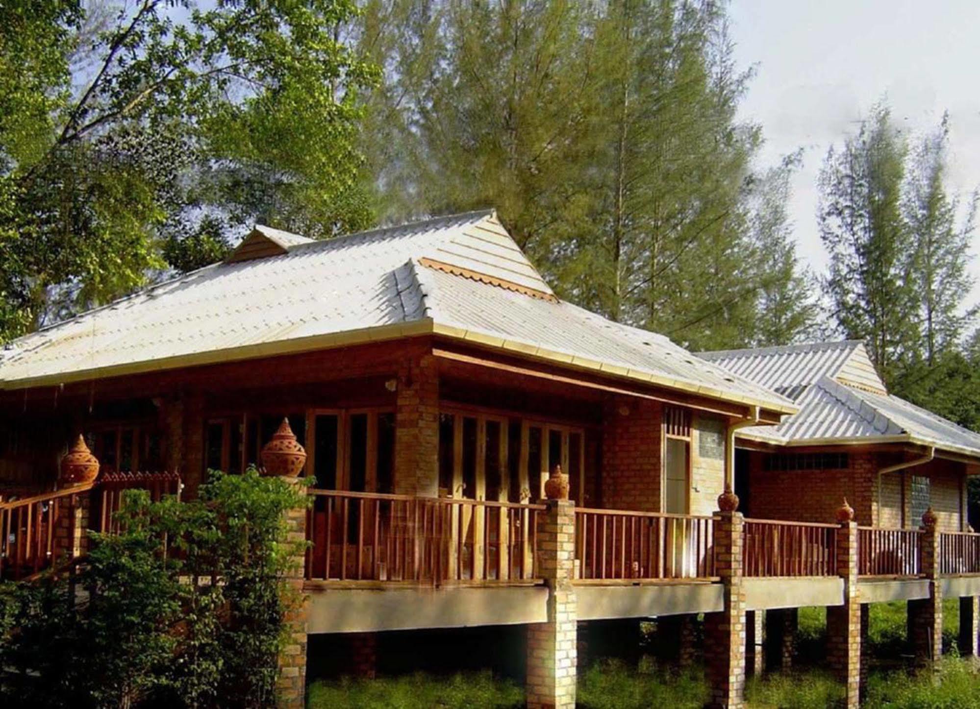 Sea Pines & Liberg Hotel Nai Yang Beach Exterior foto